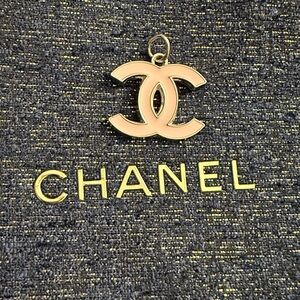 CHANEL Zipper pull charm